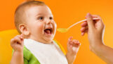 cách làm sinh tố chuối bơ cho bé ăn dặm thơm ngon bổ dưỡng